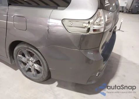 2012 Toyota Sienna Se 8 Passenger z USA, uszkodzony, nr VIN 5TDXK3DC7CS195028